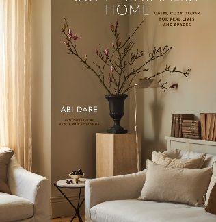 THE SOFT MINIMALIST HOME HC